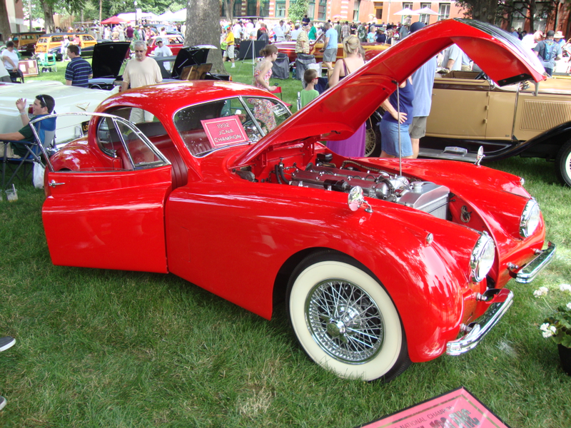 Illustration for article titled 1952 Jaguar XK120 Fixed Head Coupe